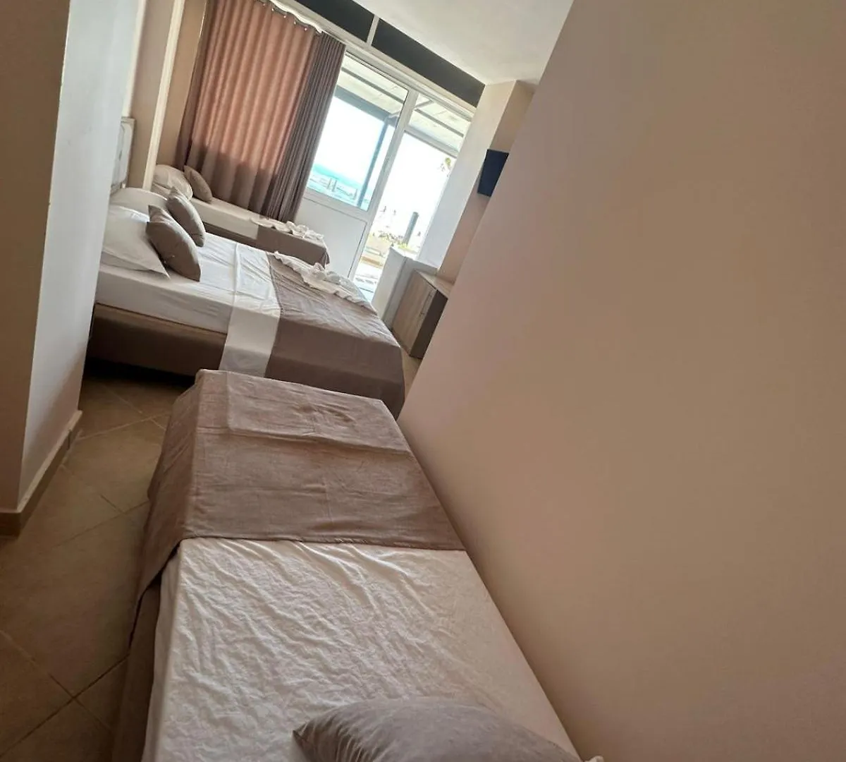 酒店 La Playa - Seaside Guest Room Durrës